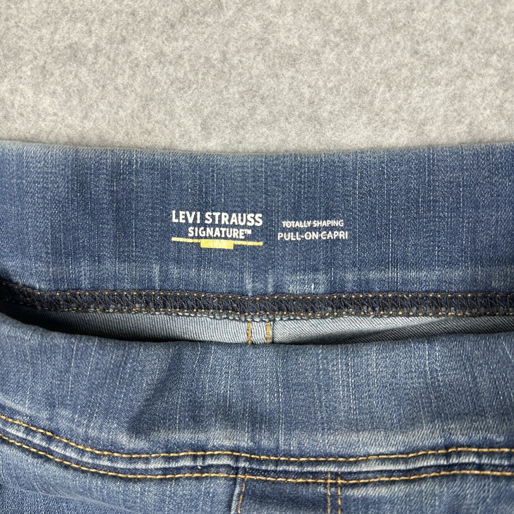 Levi Strauss Signature Gold Women's Totally Shaping Pull On Capri Size 14 - Picture 8 of 10